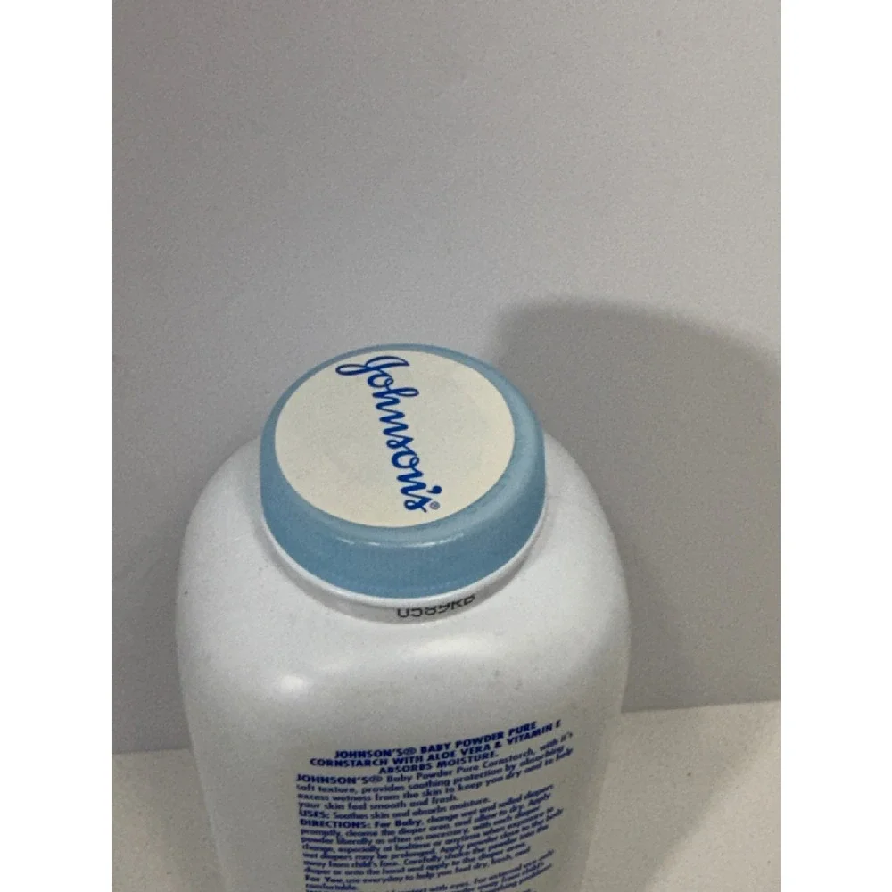 Johnson's Baby Powder Pure Cornstarch Aloe & Vitamin E 15 oz Vintage 2004 USA
